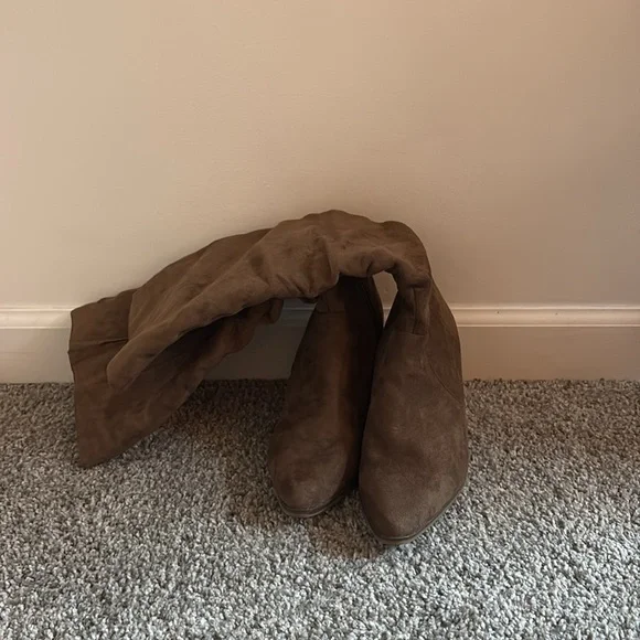 Universal Thread Boots - Picture 2 of 6